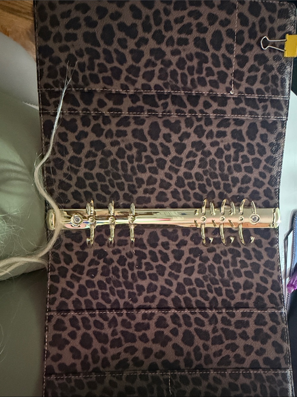 Leopard Print binder - Picture 2 of 3